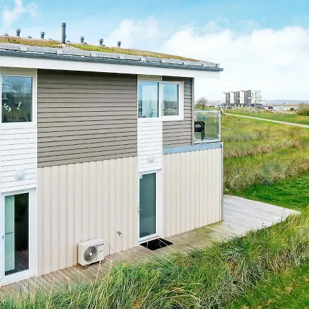 Two-bedroom Holiday In 39 Hébergement de vacances *