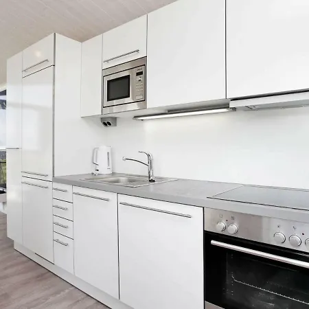 Two-bedroom Holiday In 39 Hébergement de vacances